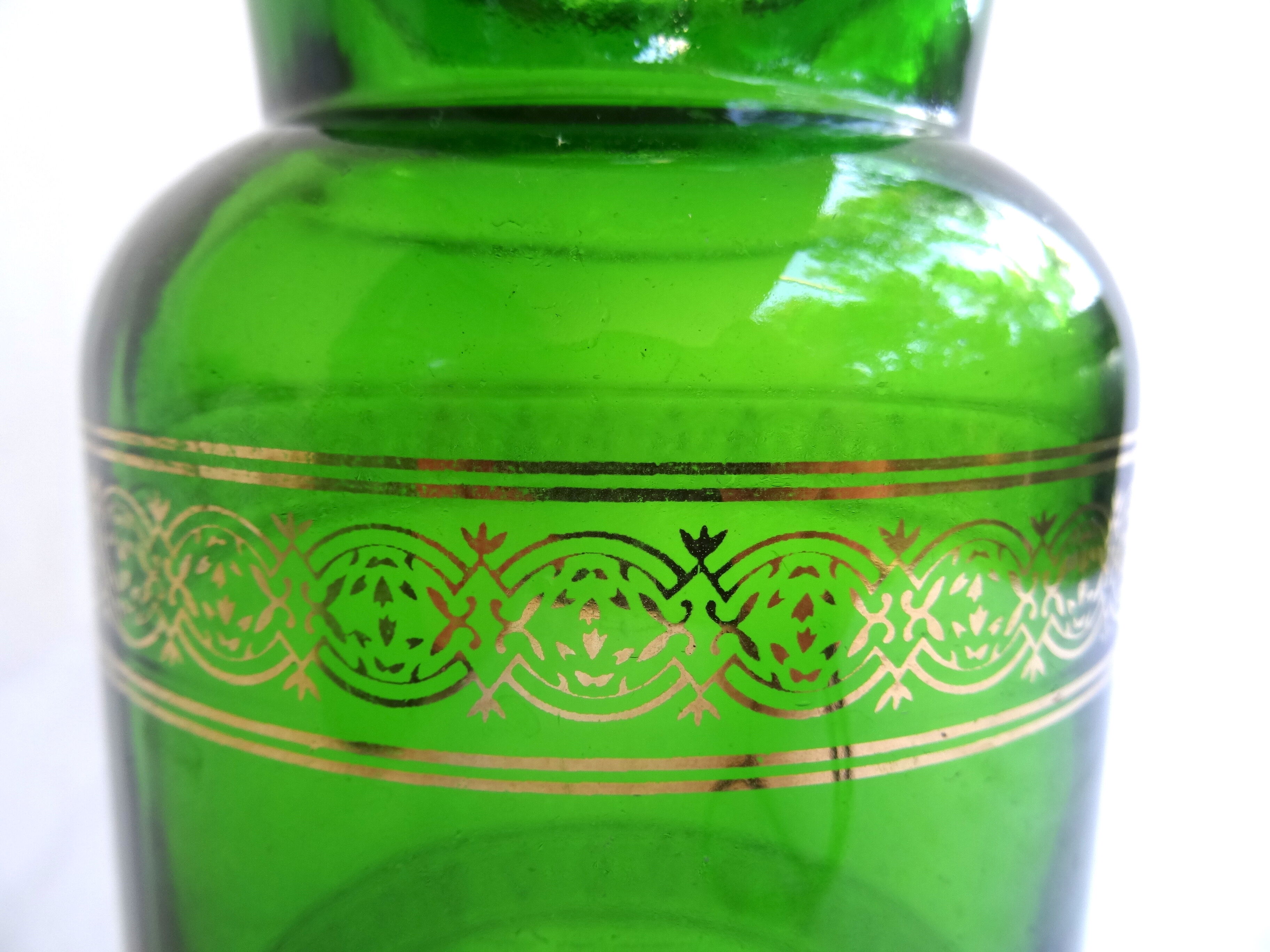 Green apothecary pot