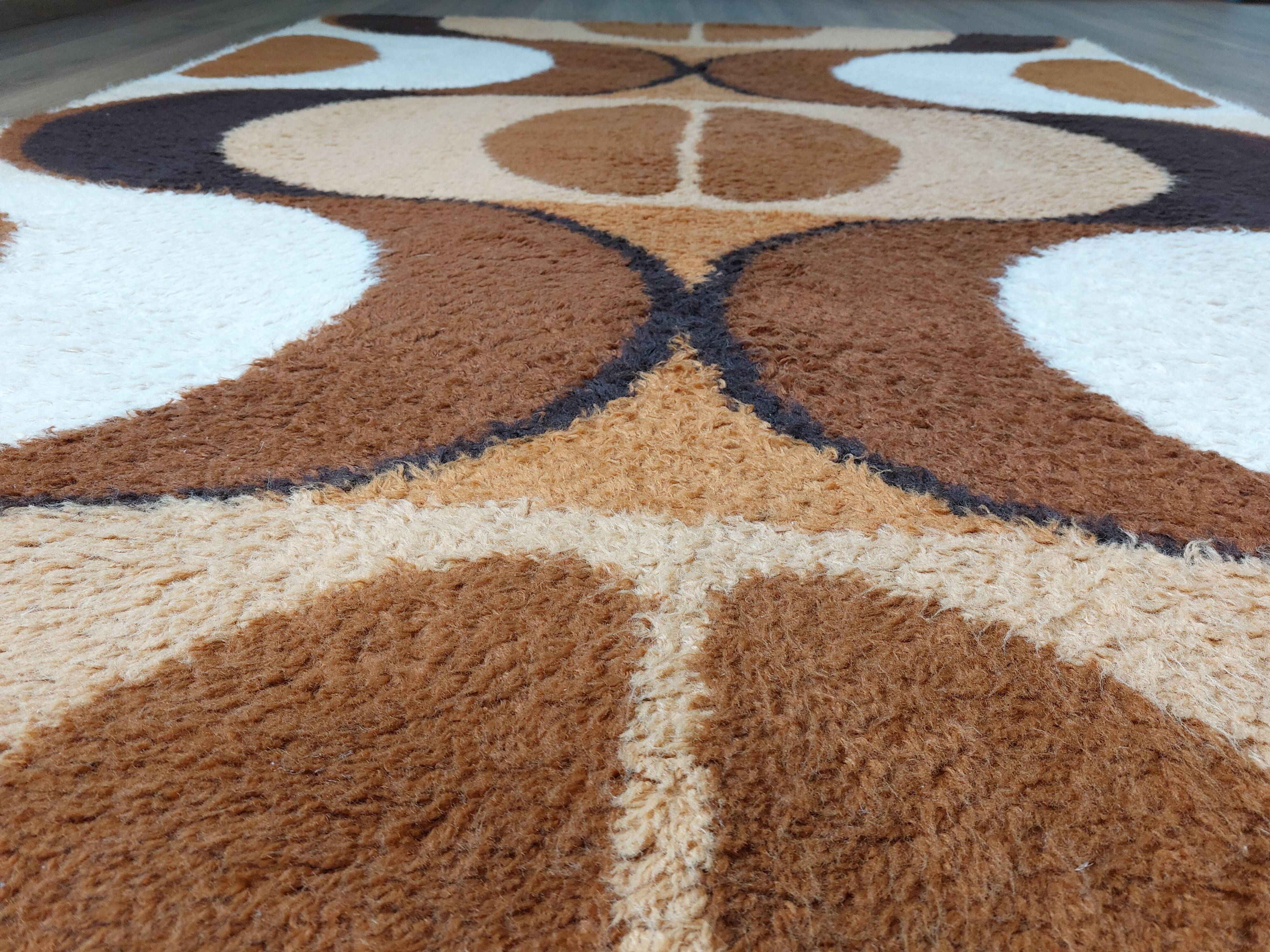 Louis de poortere haïti rug 220x170 - vintage 70s space age