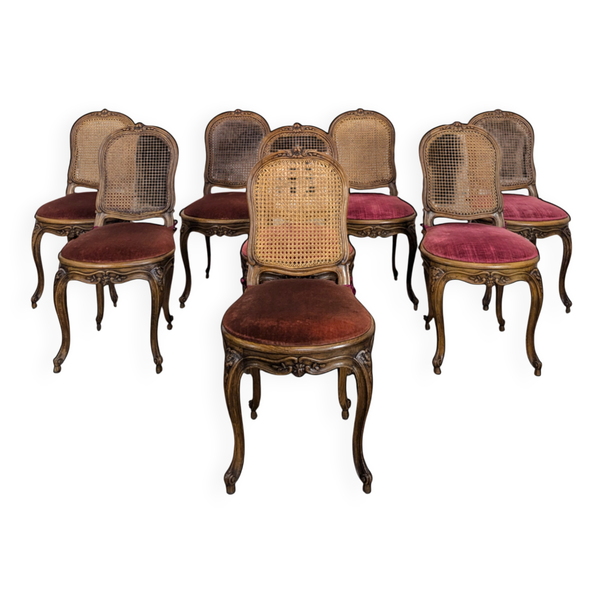 Série de 8 chaises cannées de style Louis XV