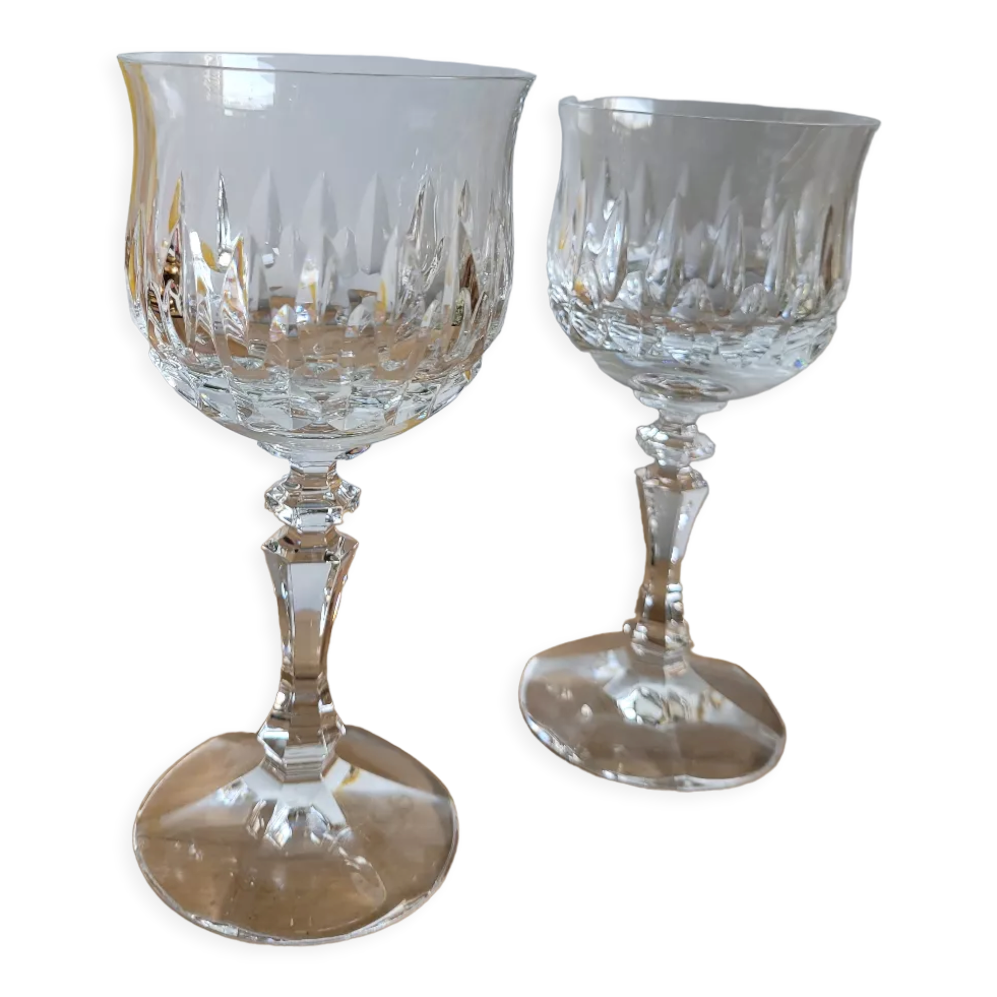 Set of two crystal stemmed glasses