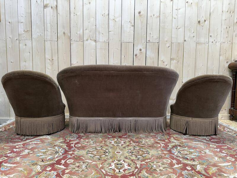 Salon crapaud avec canapé et fauteuils velours marron