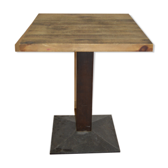 Bistro table