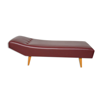 Daybed in red skai, 1960