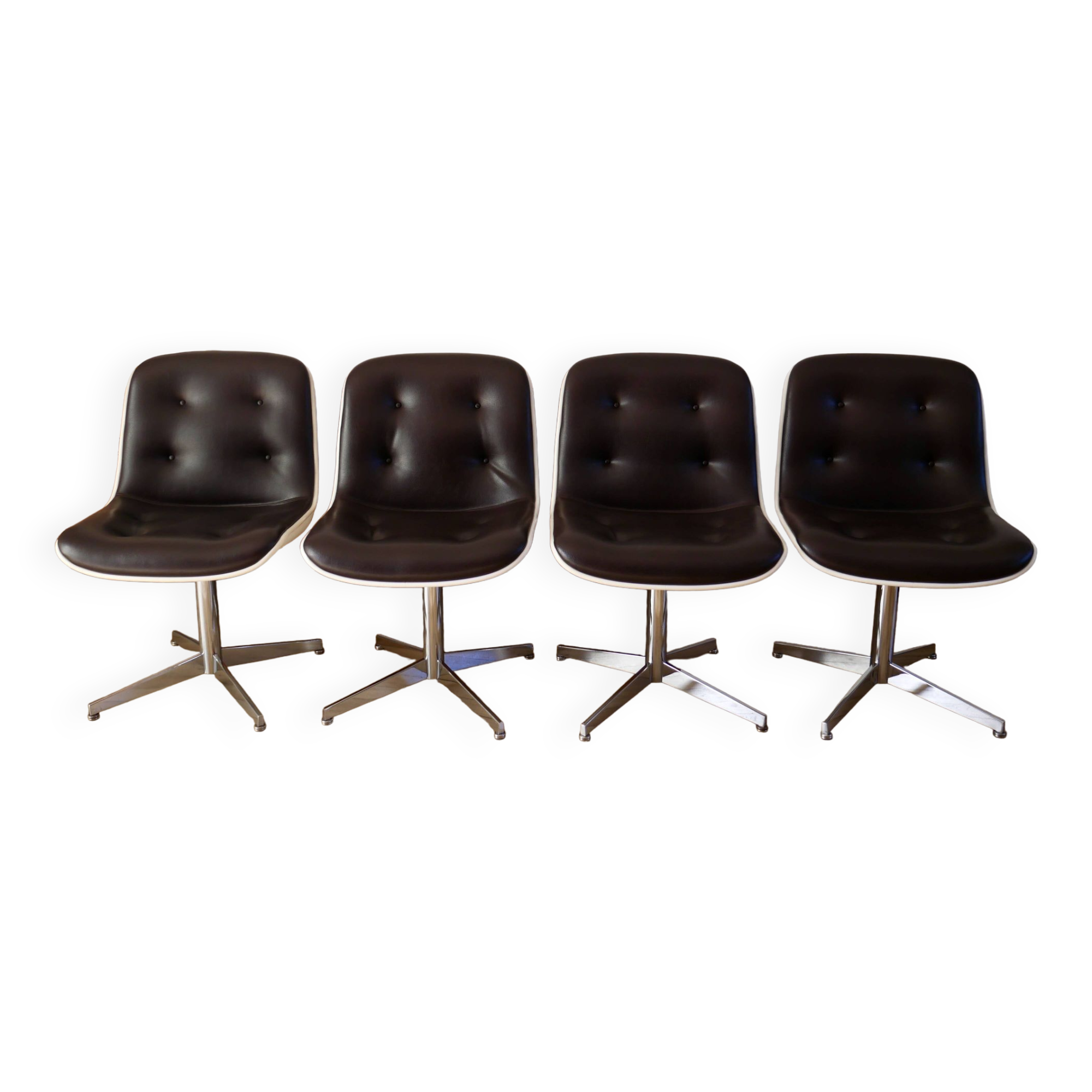 Set of 4 Executive Strafor shell chairs in leather, plastic and chrome 1970s
