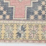 Tapis persan vintage rouge et jaune