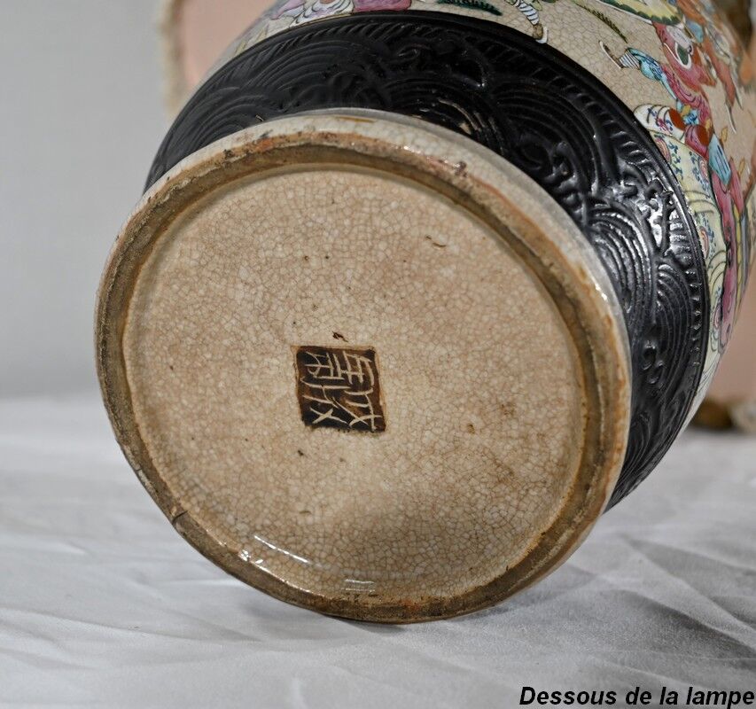 Porcelain lamp from Nanjing, China – Late nineteenth century