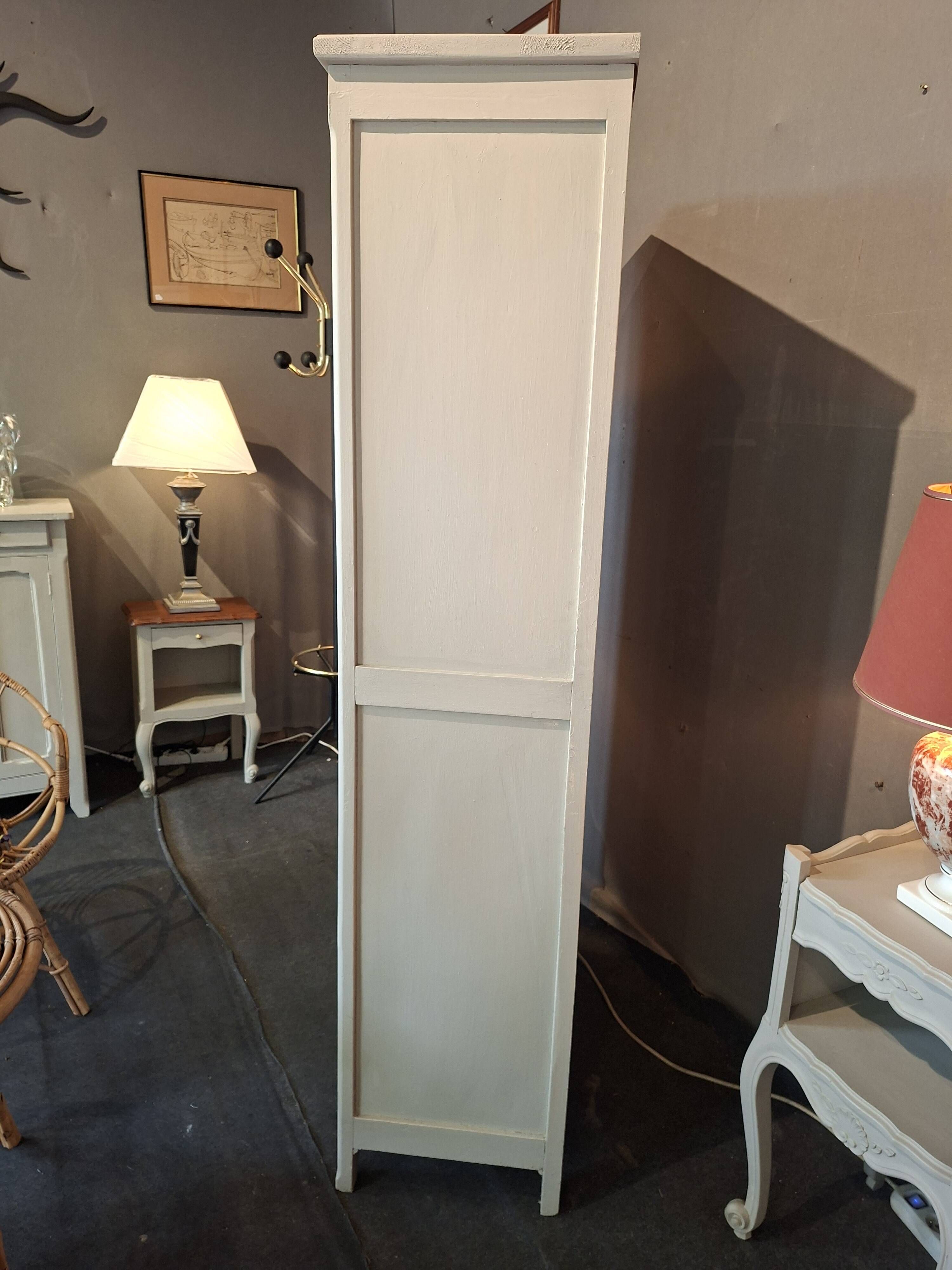 Armoire parisienne 