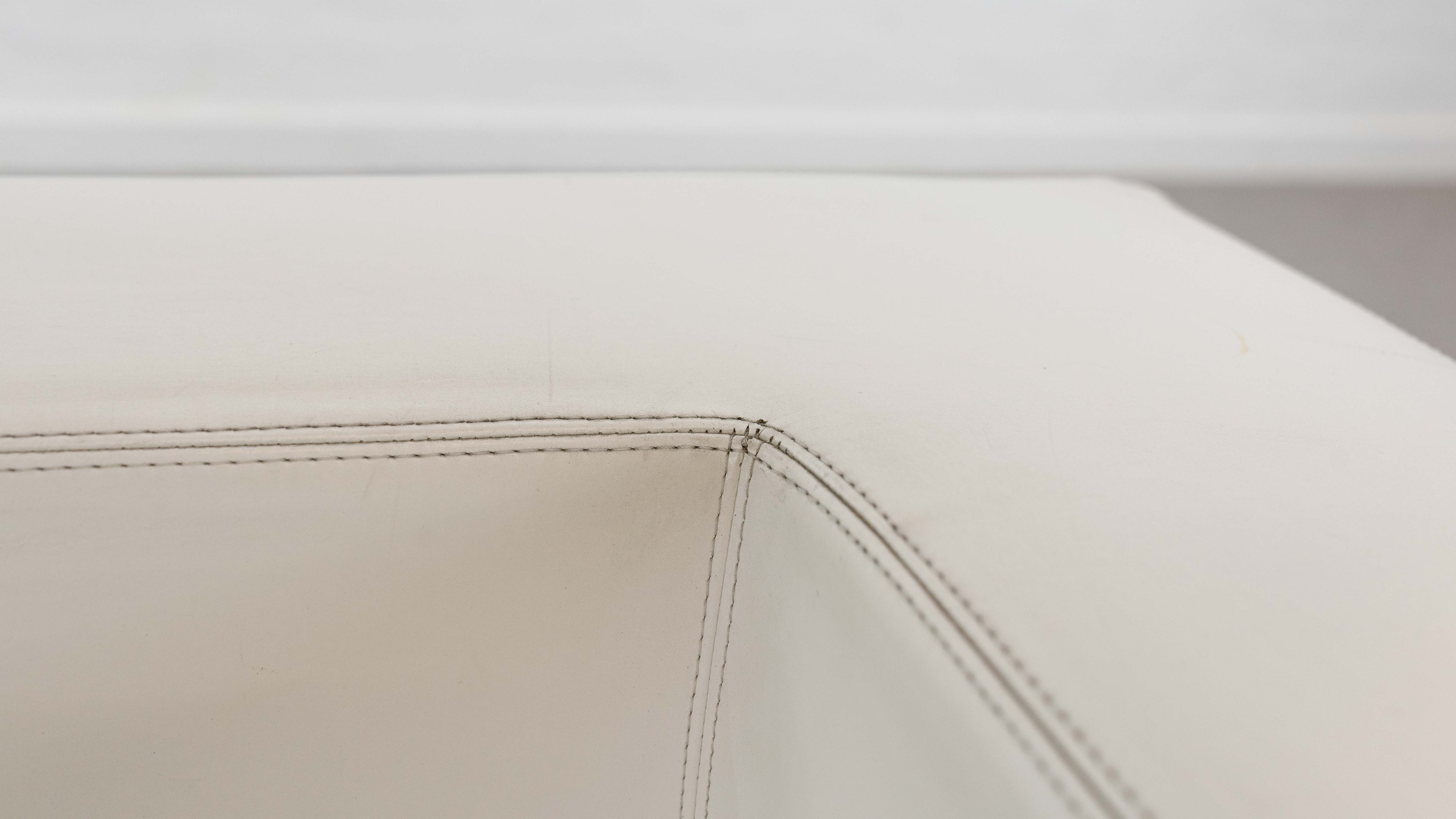 Throw Away Sofa by Willie Landels for Zanotta 1965 in white vinyl