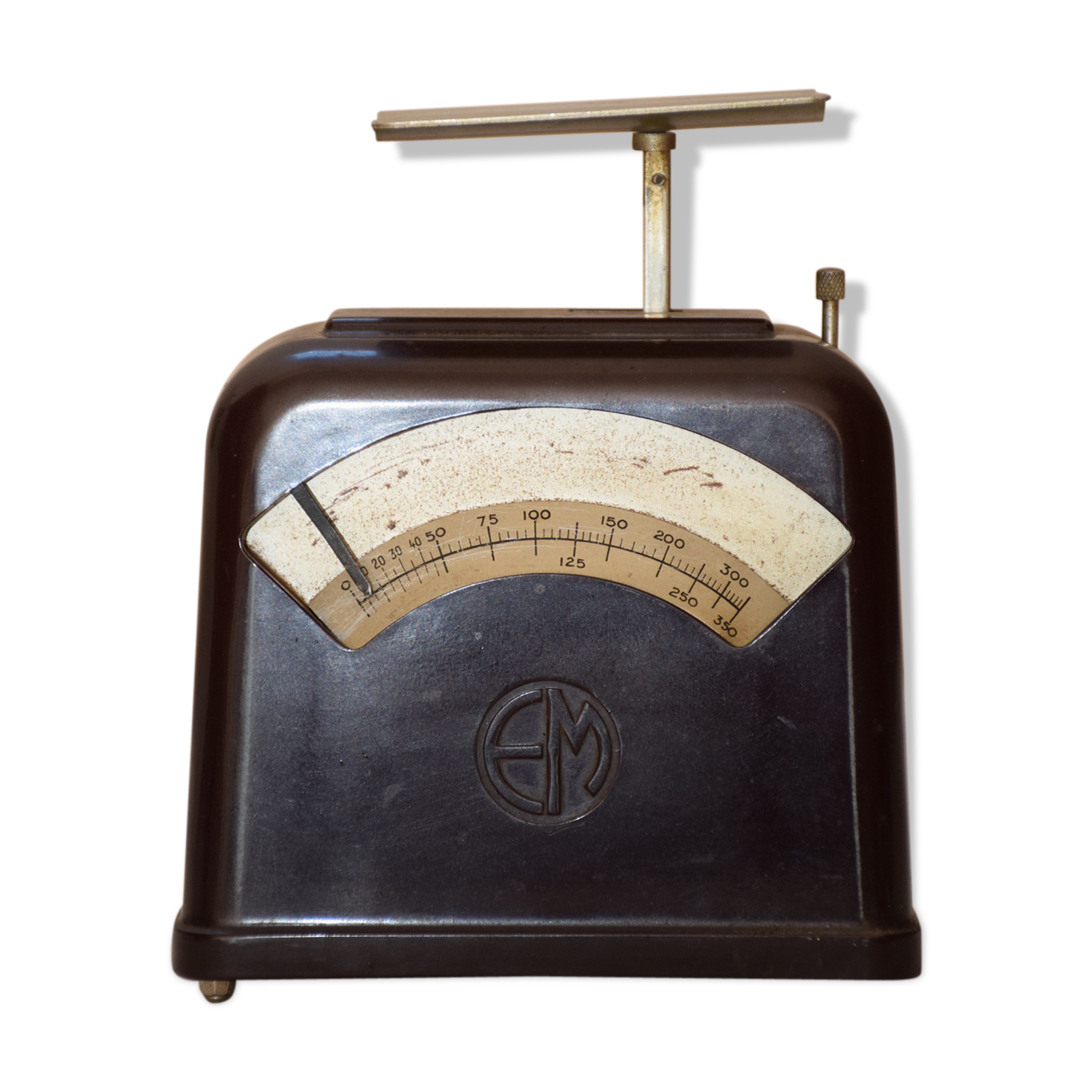 Weighs letters in Bakelite