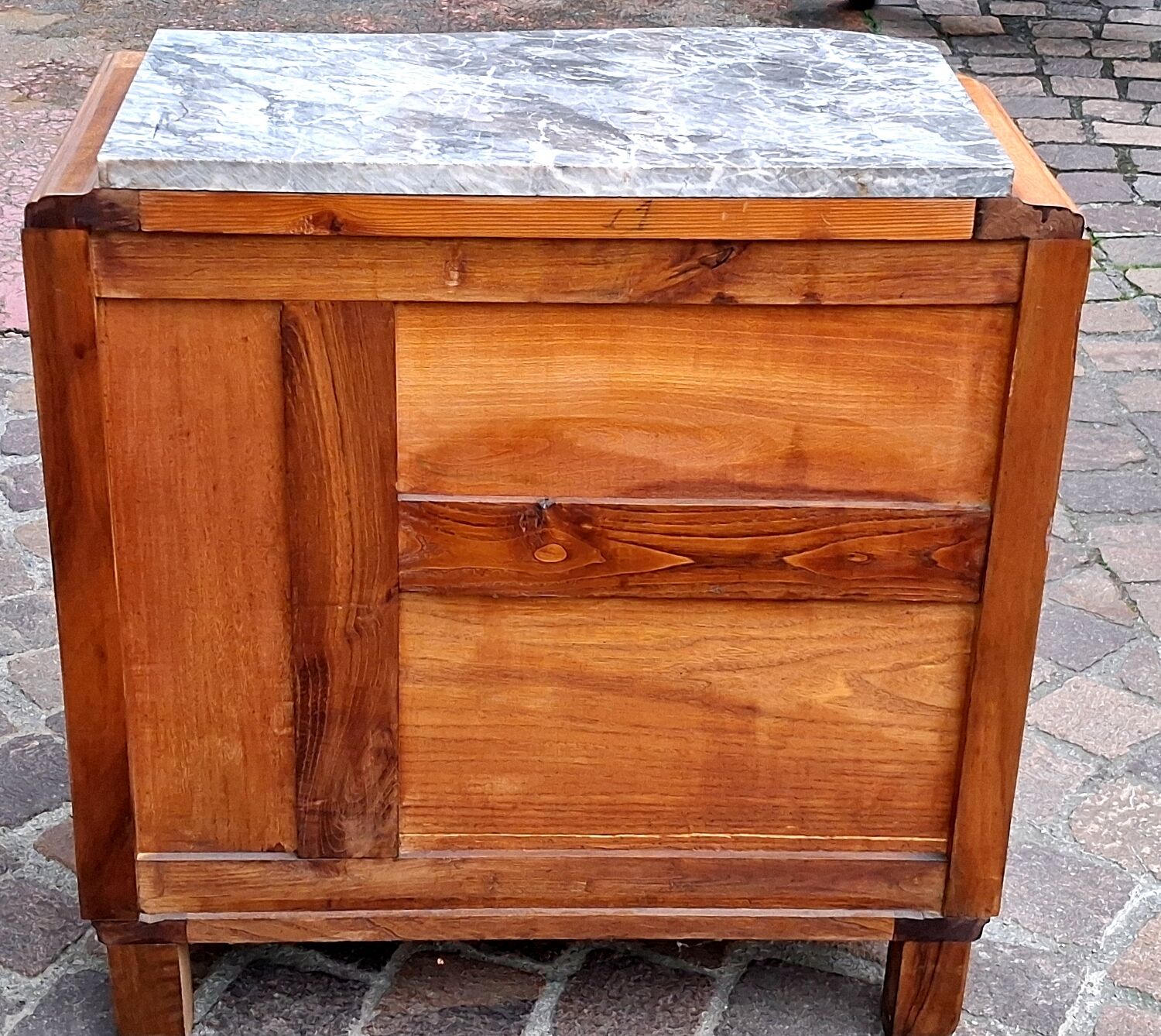 Asymmetrical console table, art deco style from the 1920s to 1930s.