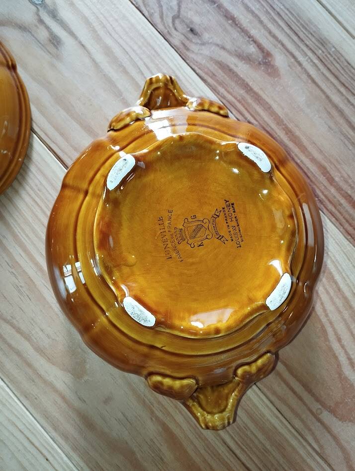 Louis XV soup tureen in Lunéville faience