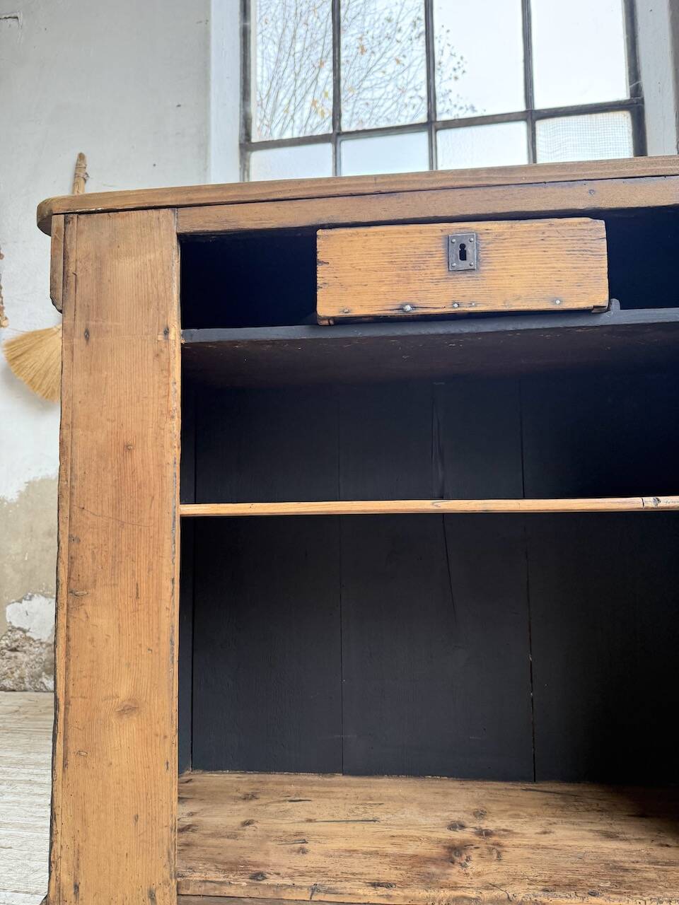 Floral 1920s trading counter