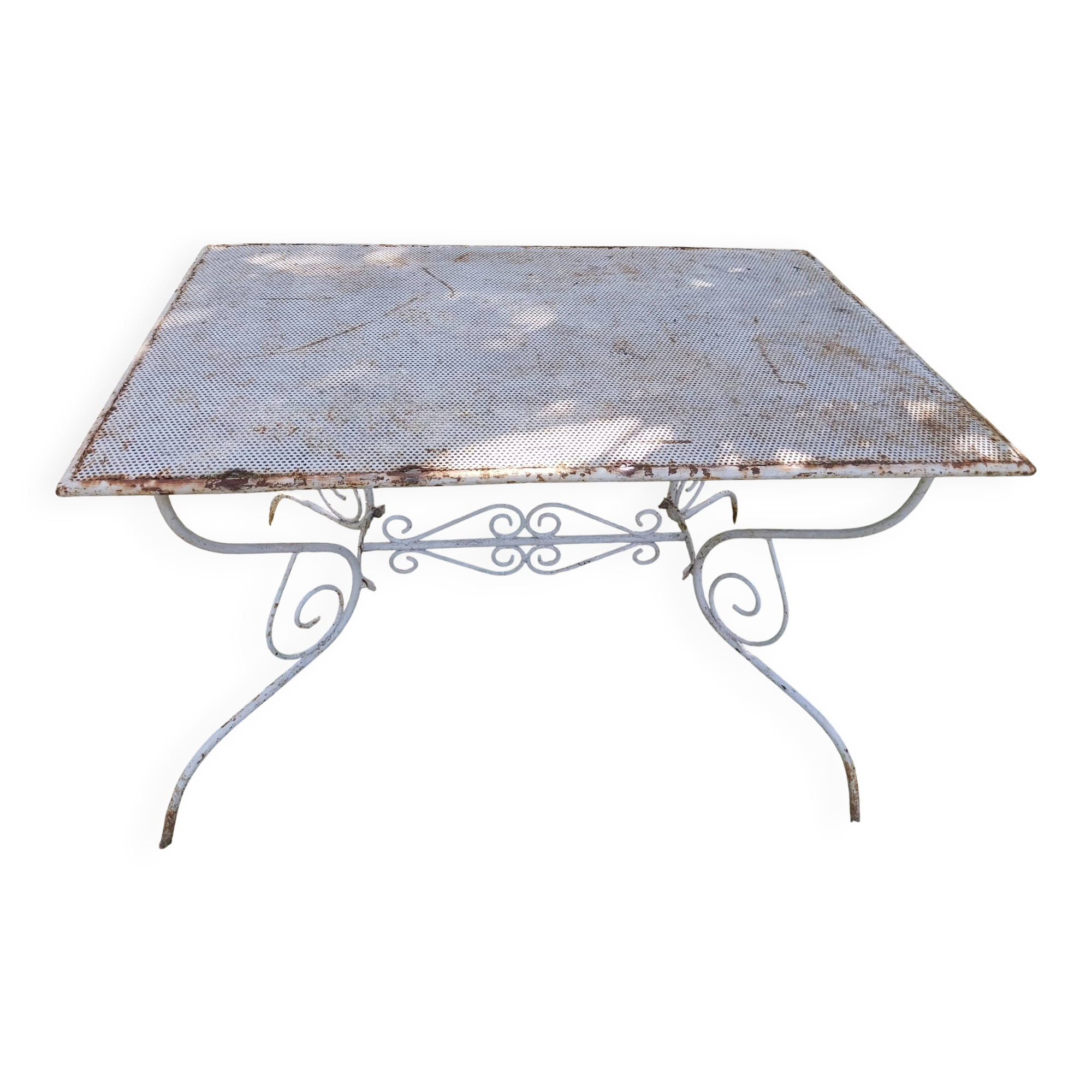 Table de jardin en métal ajouré