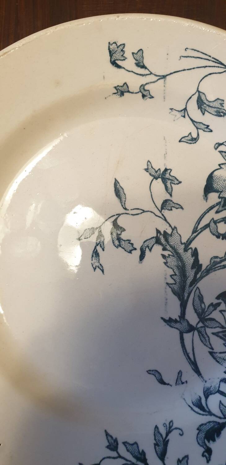 Six earthenware dinner plates from Grigny