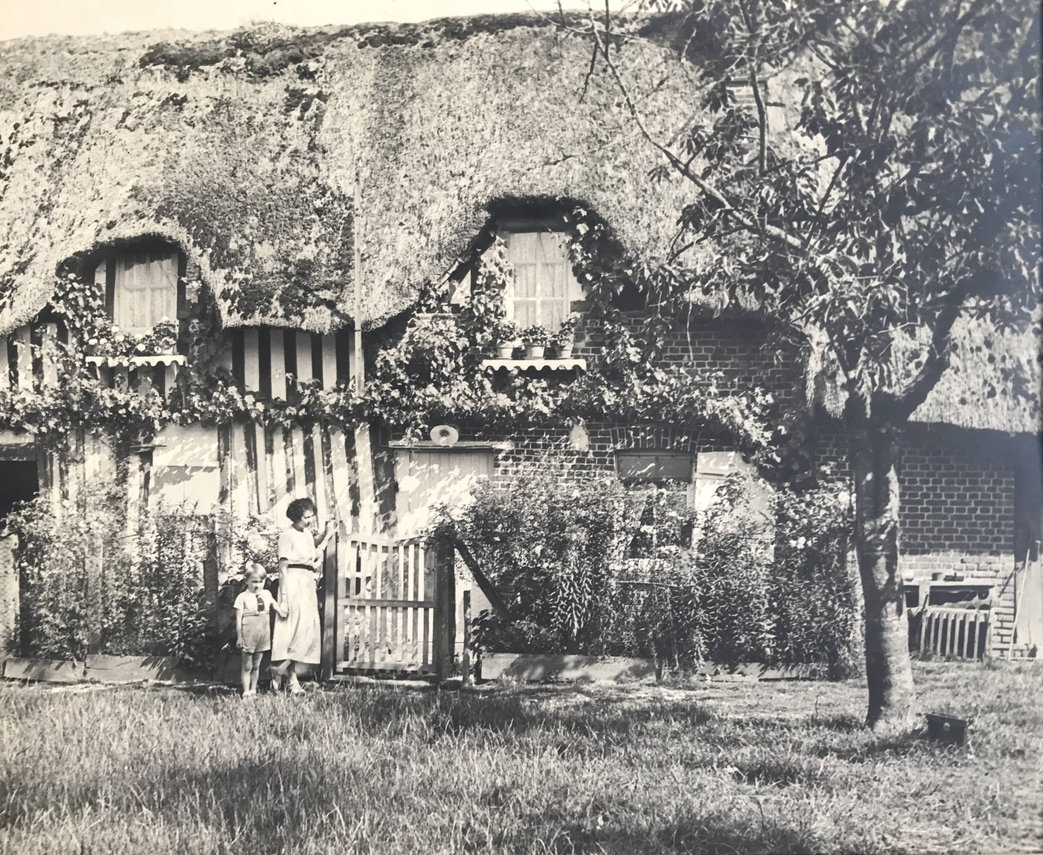 Georges lefebvre, old cottage, black and white photo, circa 1930. signed in ink
