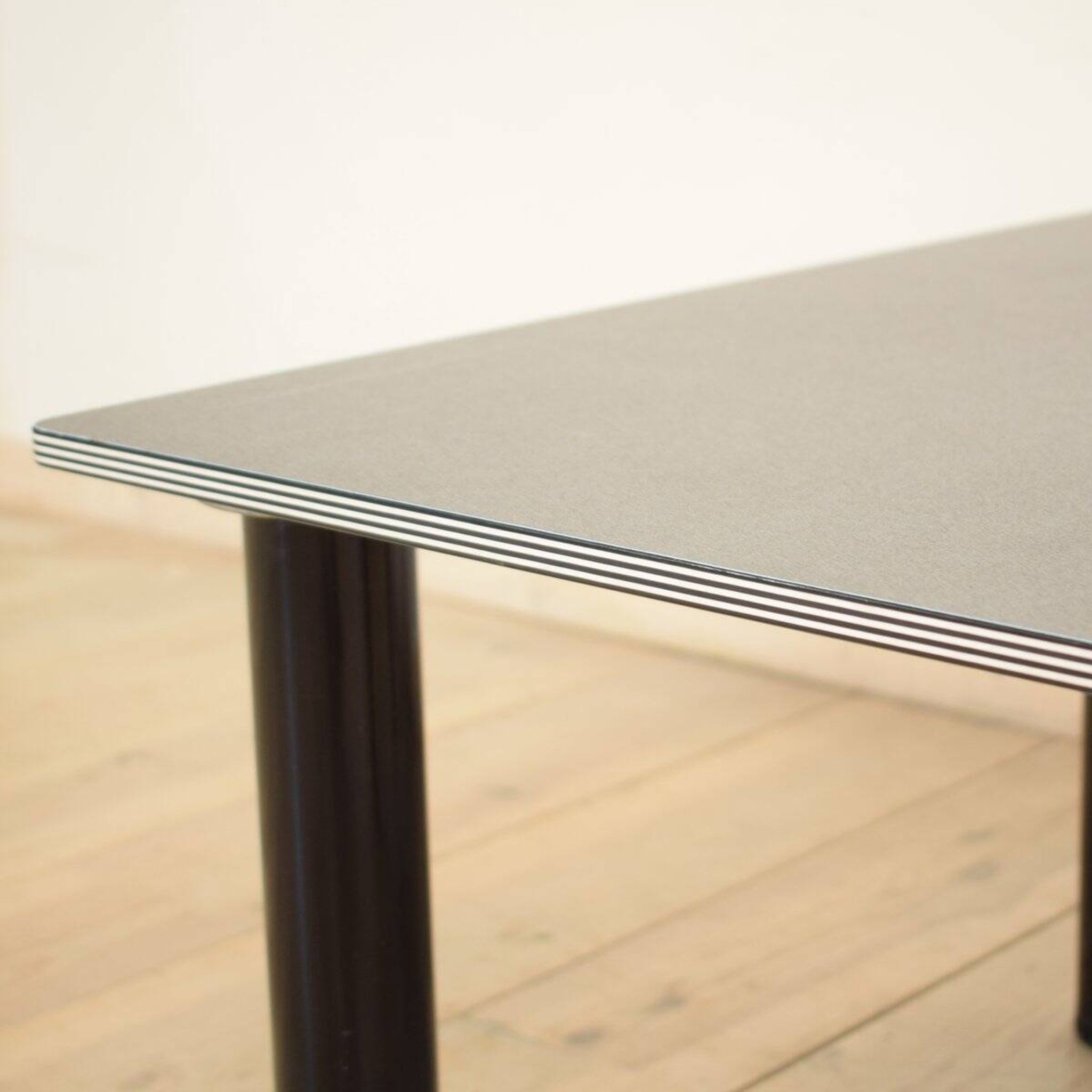 Table basse postmoderne, années 1980