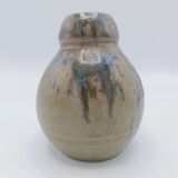 Flowerstone coloquinte vase in varnished sandstone