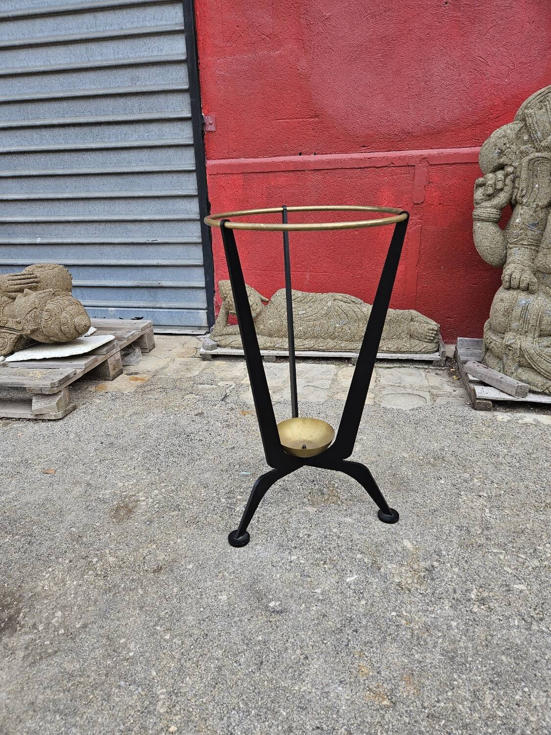 Umbrella stand in metal and gilded brass from the 1950s