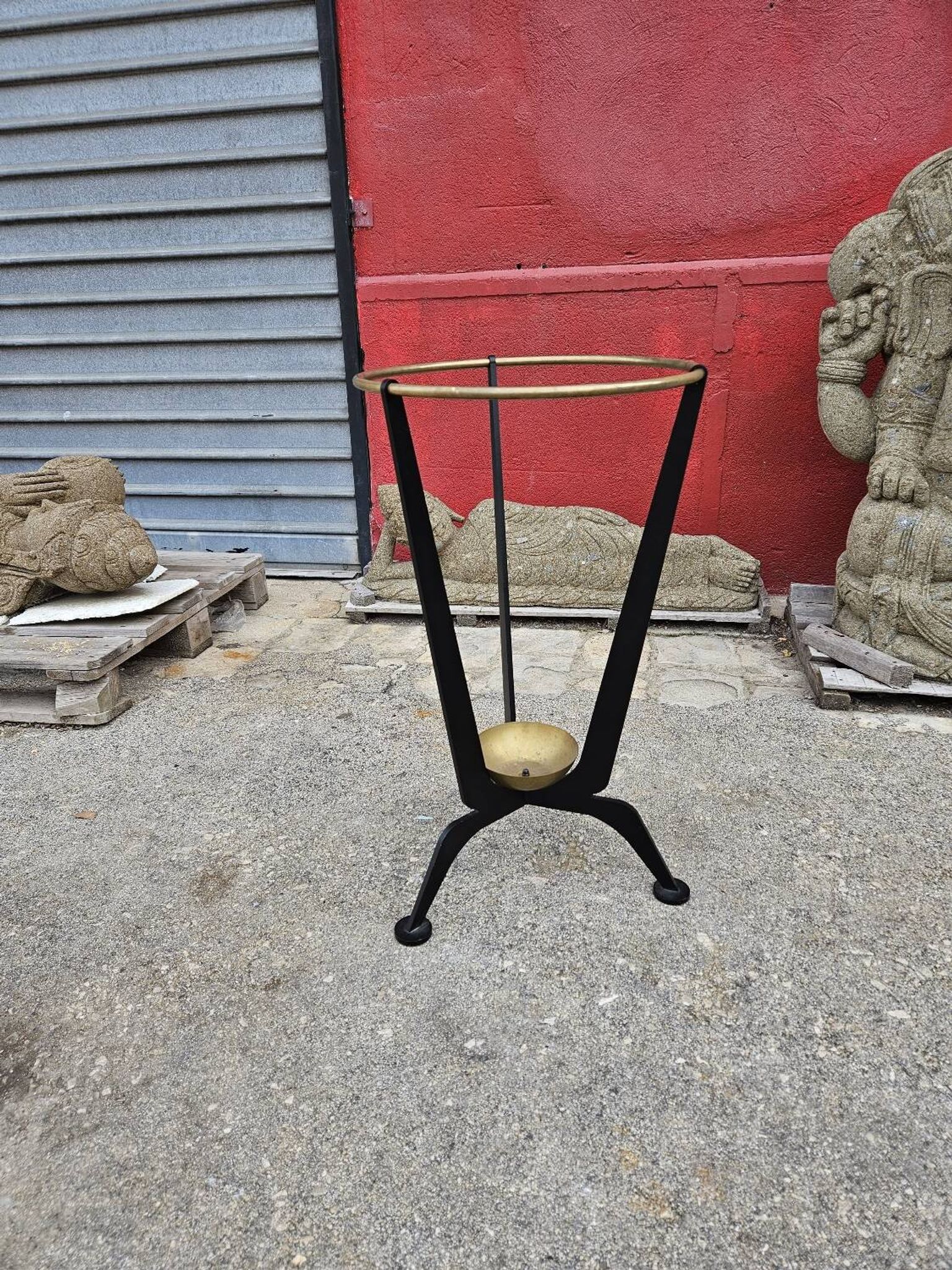 Umbrella stand in metal and gilded brass from the 1950s