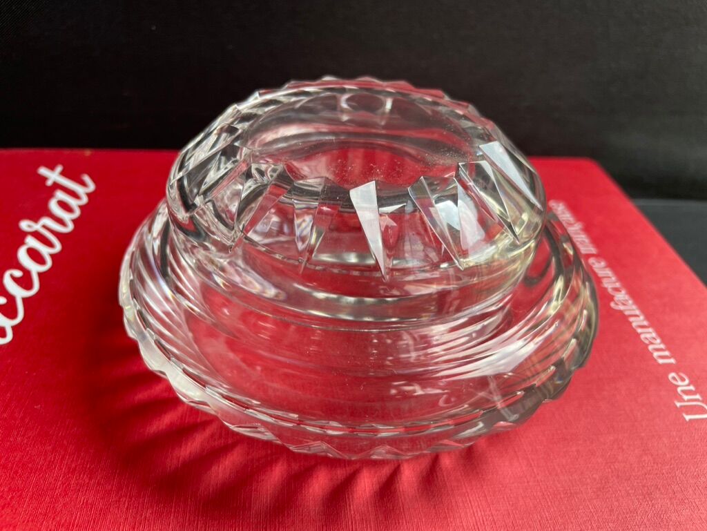 Bonbonnière or cotton box Baccarat model Monique - Art Deco