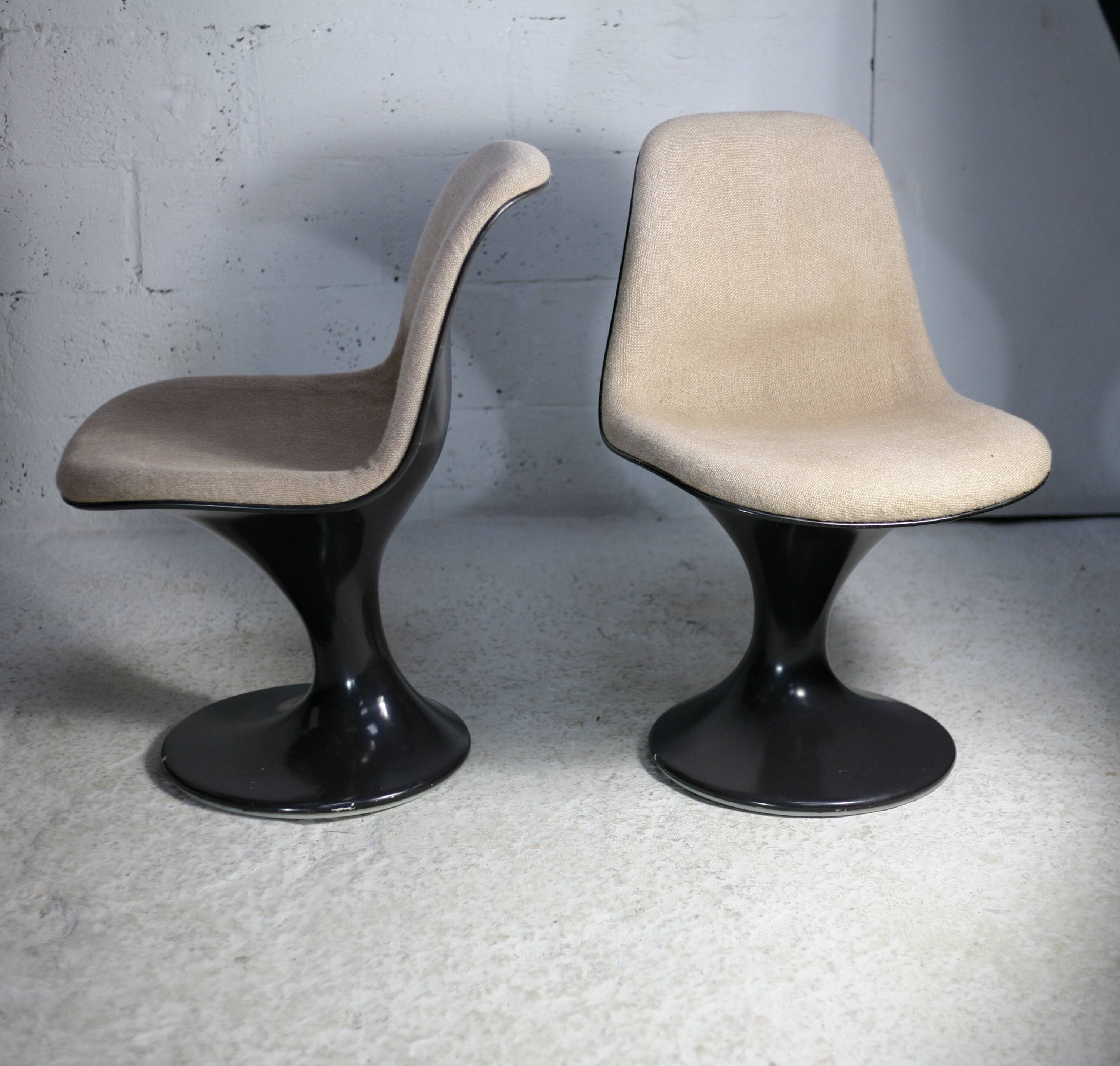 2 chaises Orbit, édition Herman Miller. Design Farner & Grunder, circa 1970.