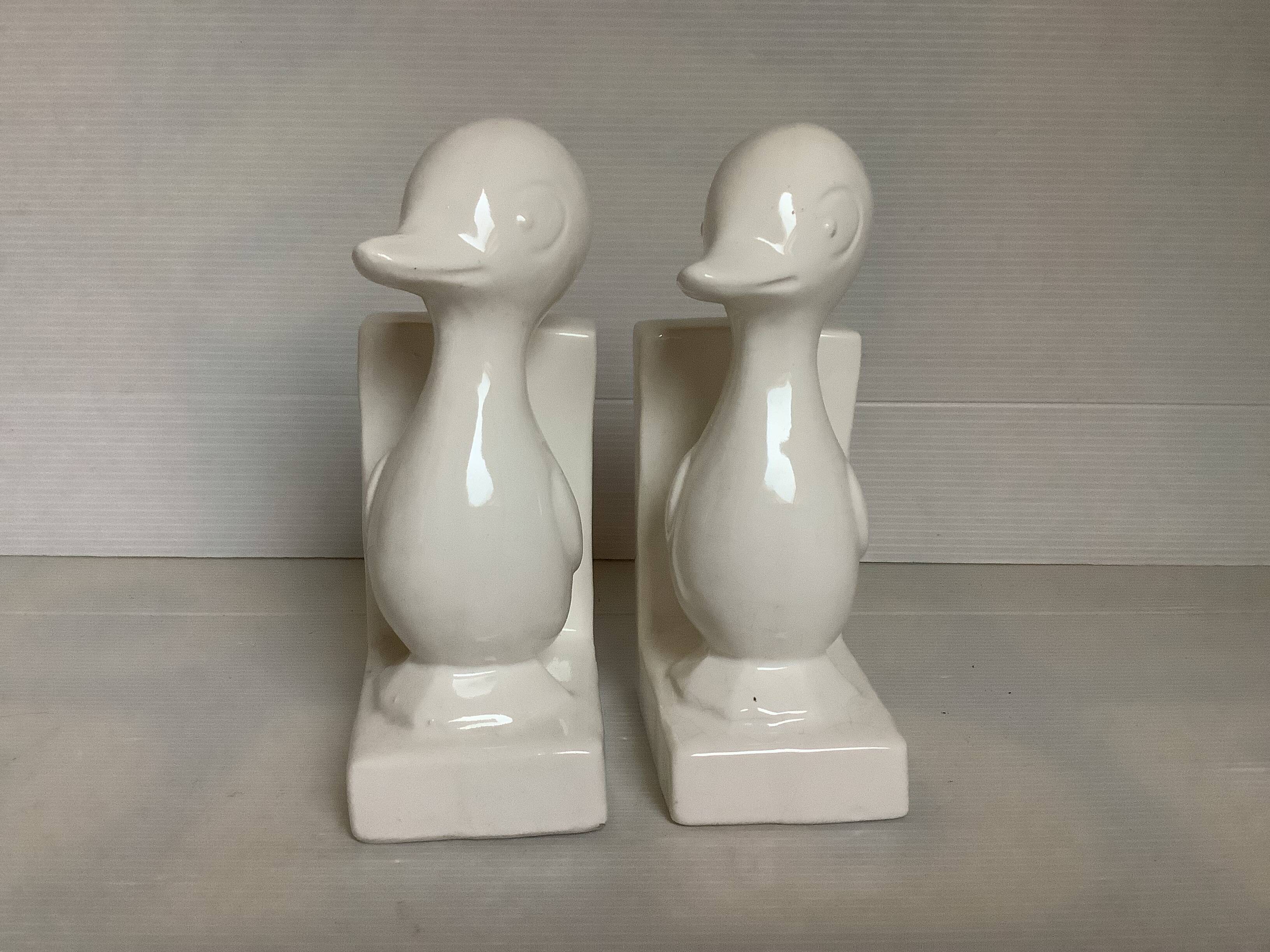 Pair of zoomorphic bookends for children