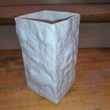 Petit vase carré vintage italien,  en céramique blanche,  décor fossil