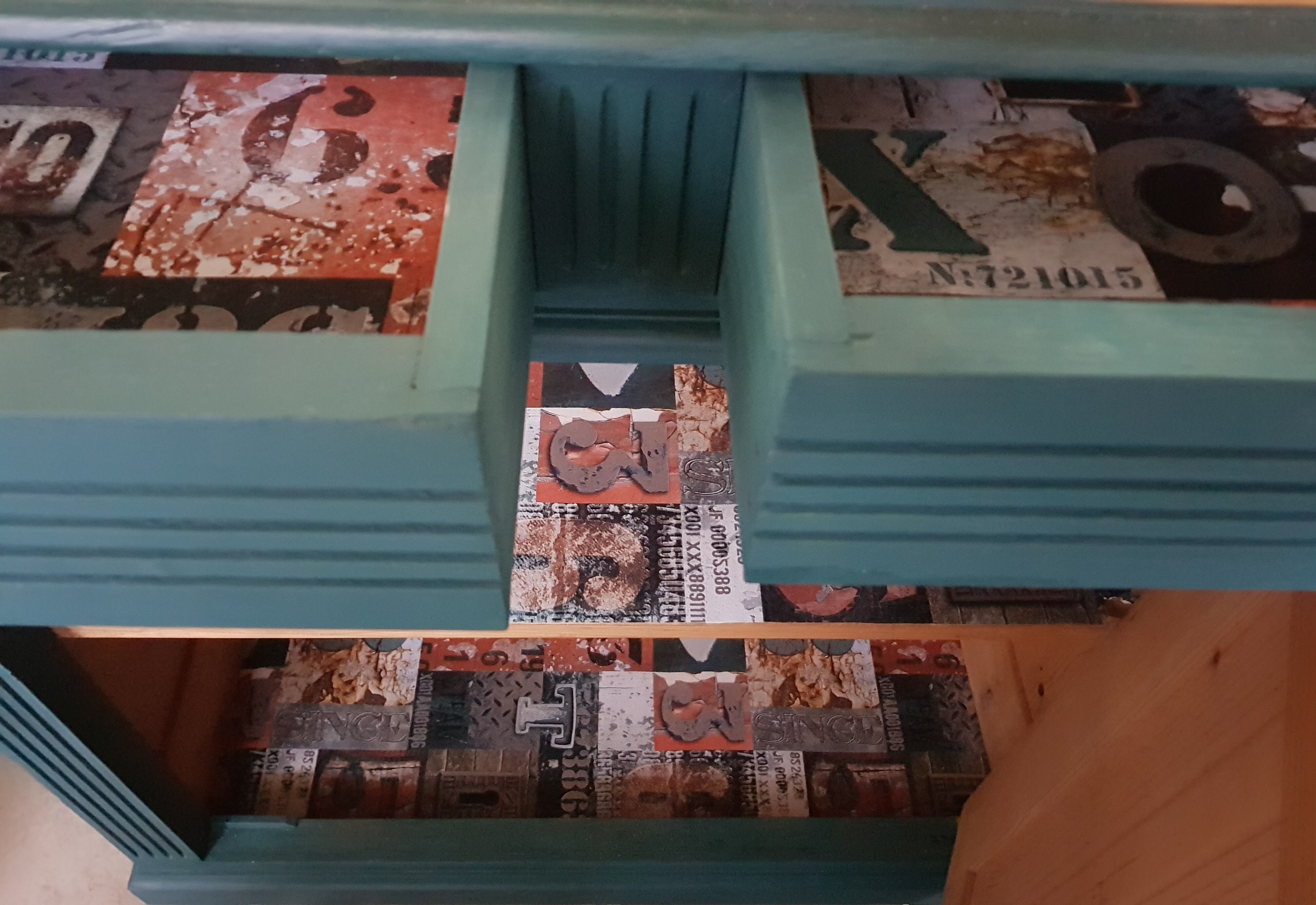 Parisian buffet - petroleum blue