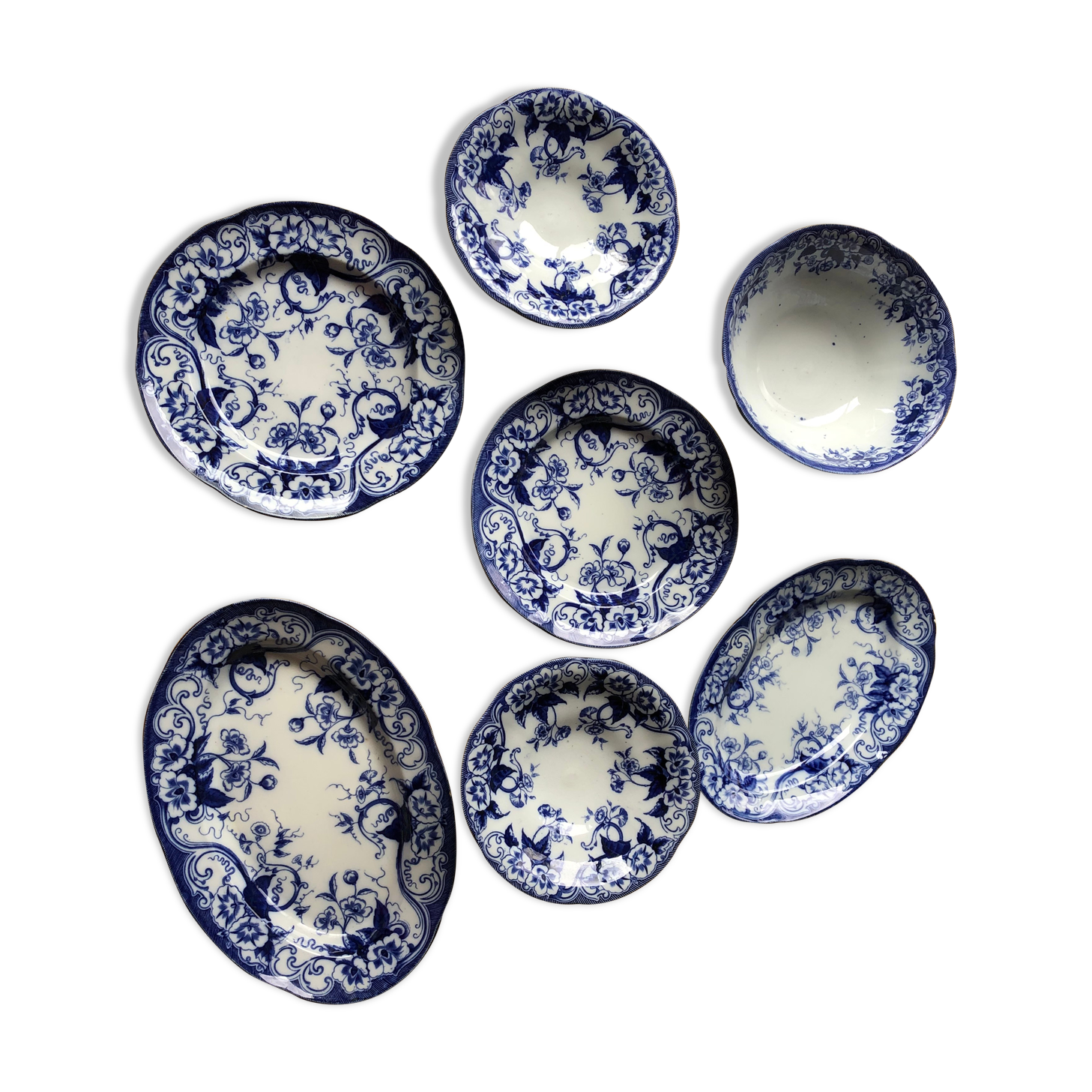 Lot of plates in earthenware creil mounteau