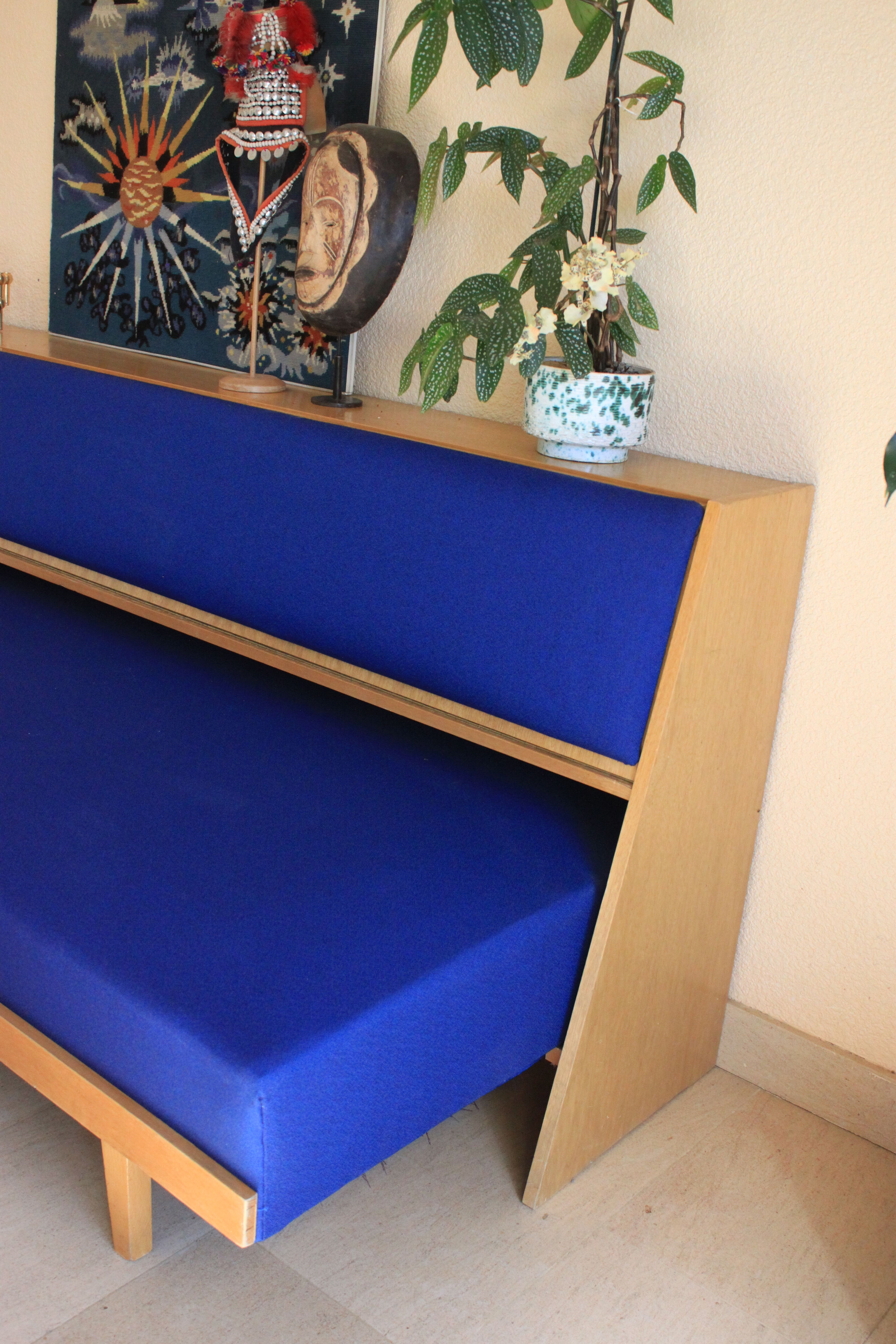 Daybed, vintage sofa bed, 60s. great studio in paris