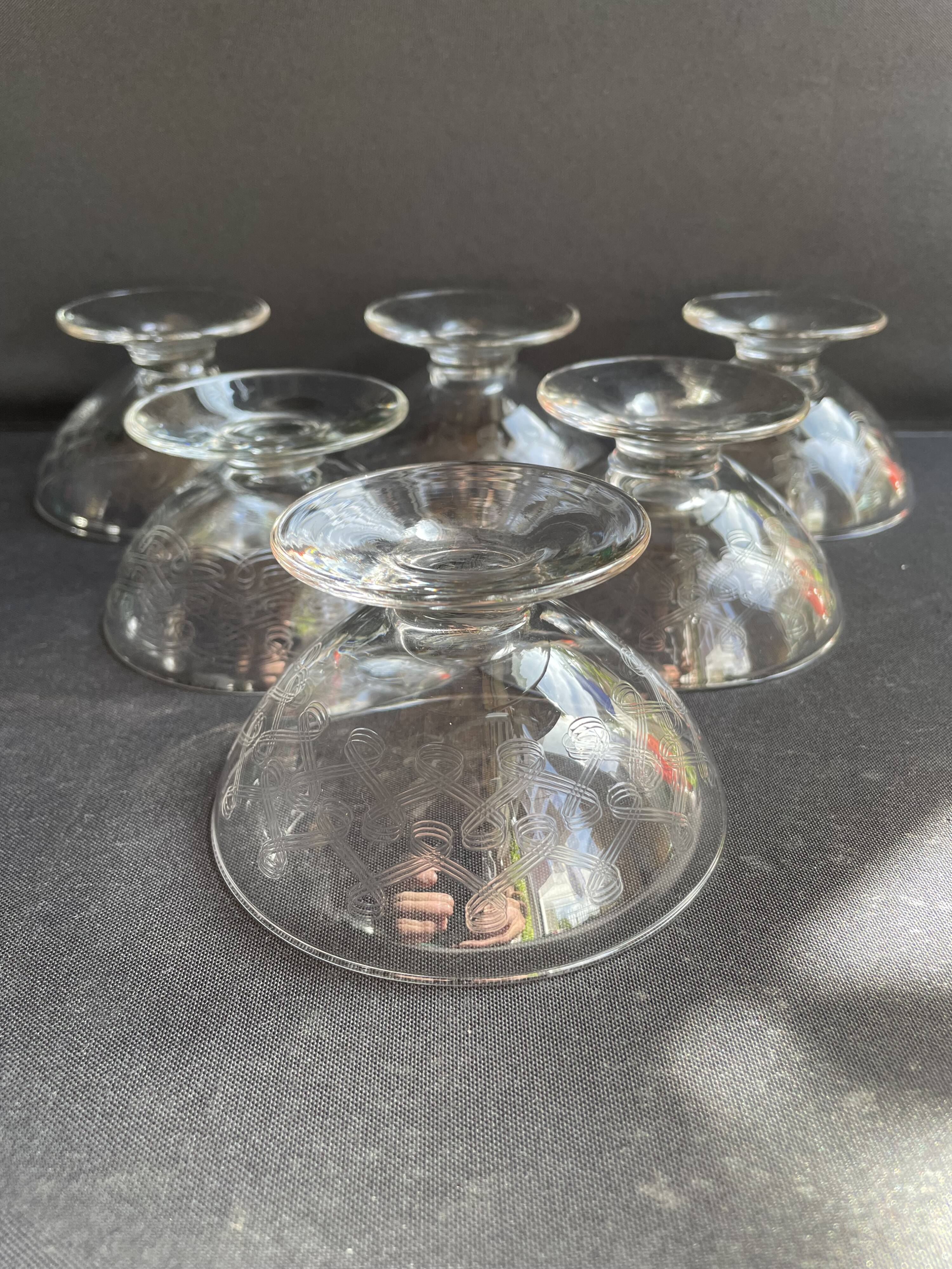 6 champagne glasses – Engraved crystal