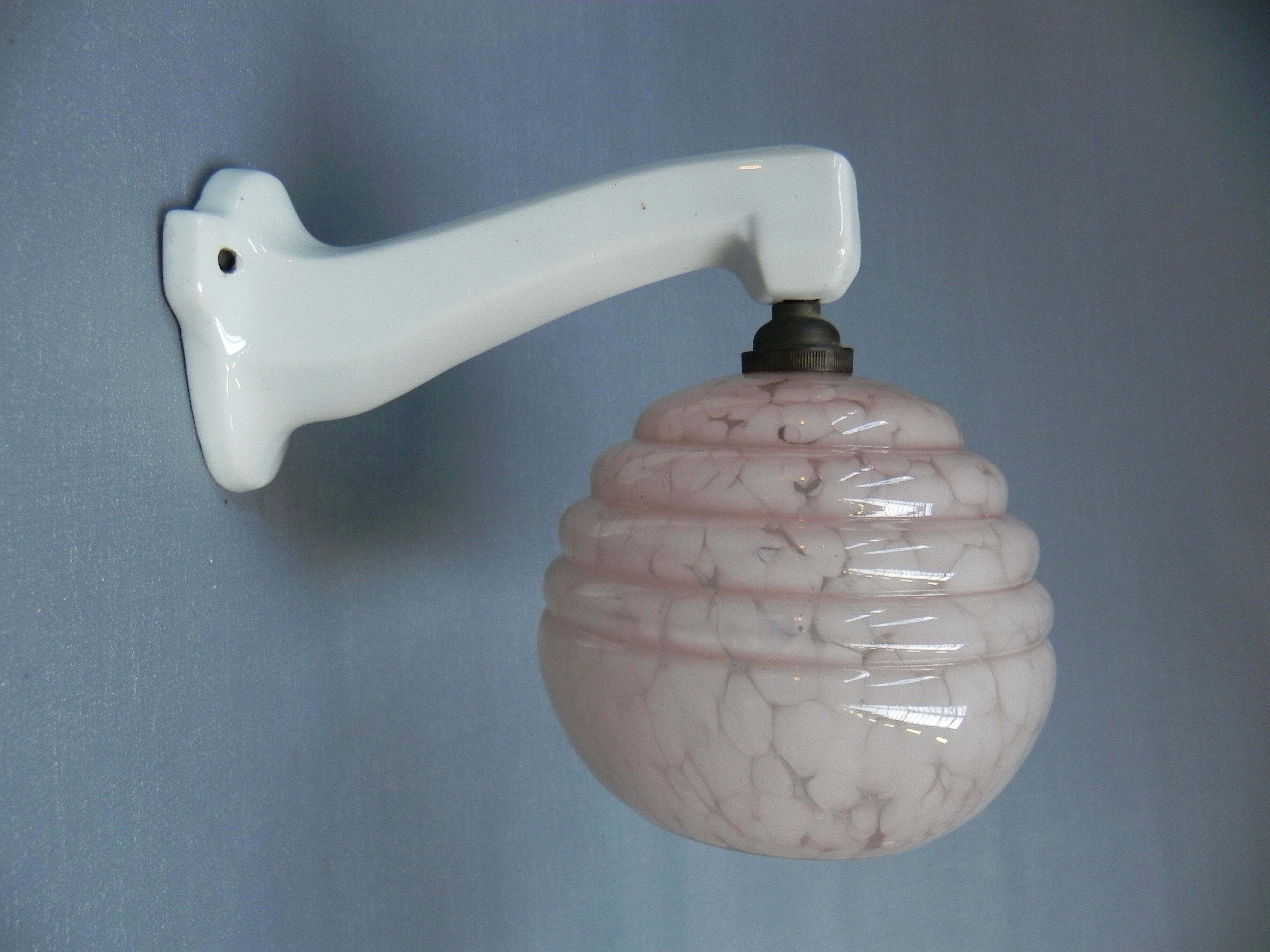 Art deco wall lamp with porcelain holder
