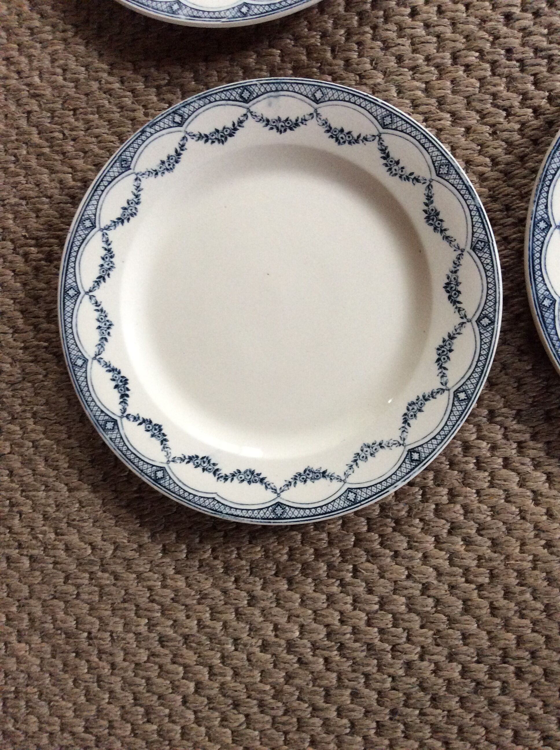 Series of 9 plates Terre de fer