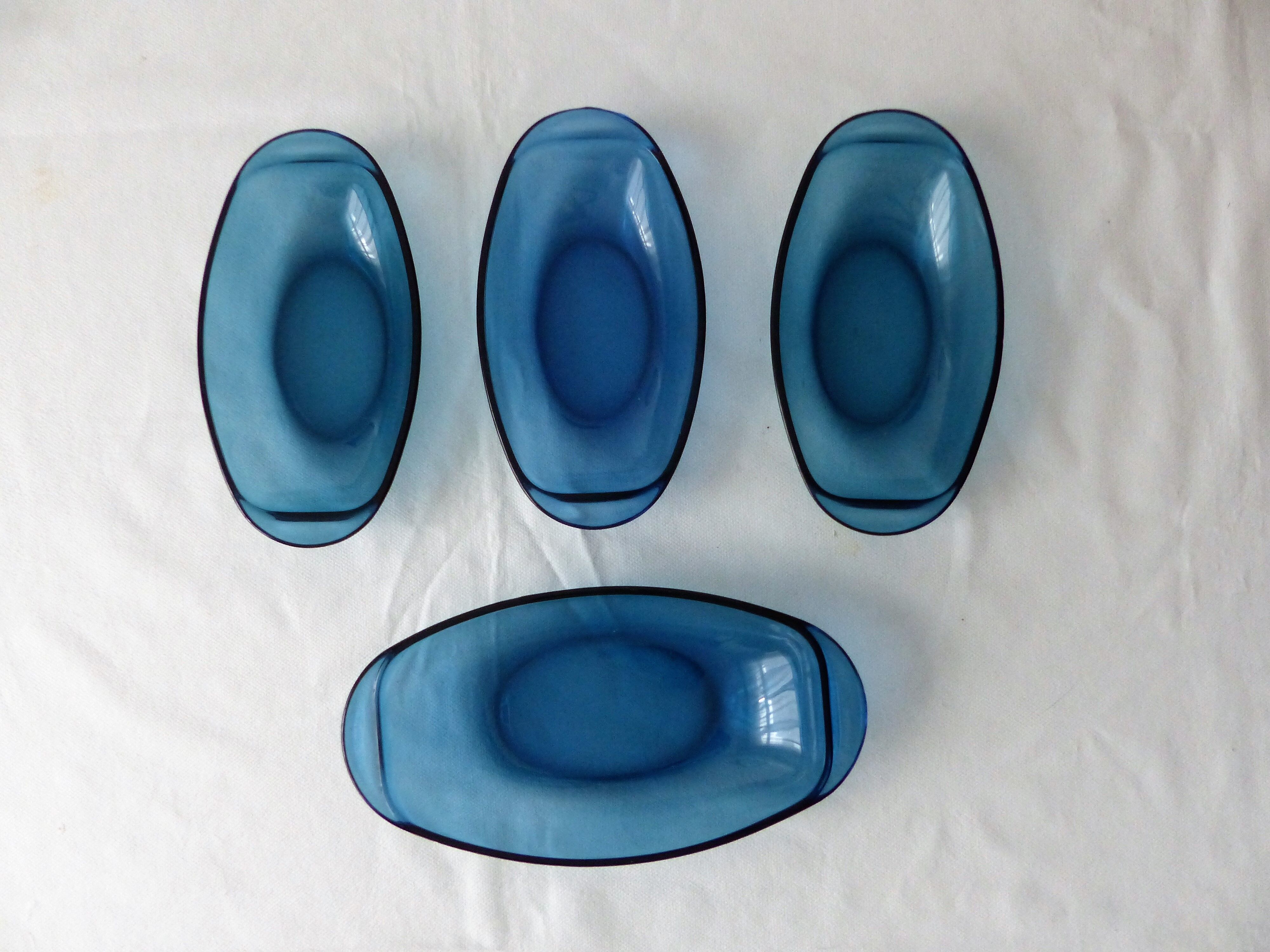 Set of 4 blue cups type Vereco