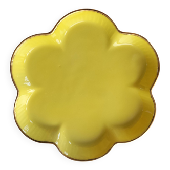 Flower shaped cup