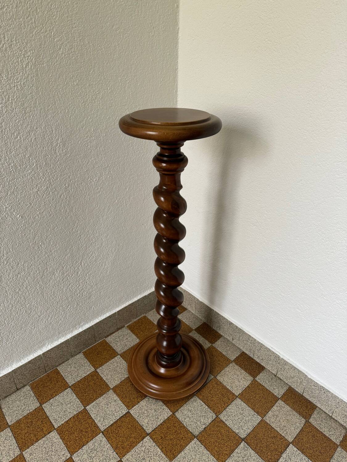 Twisted wooden column from the 60s
