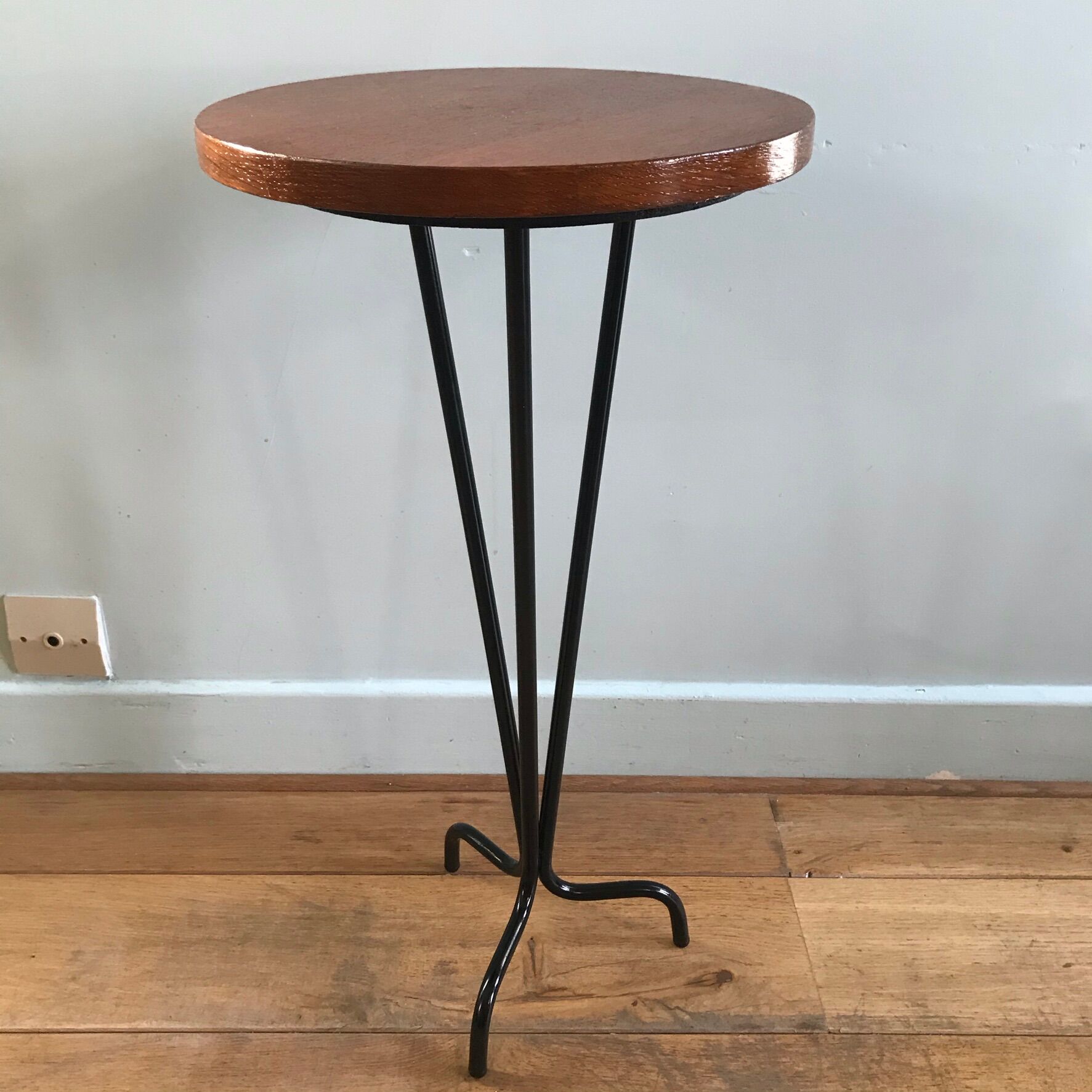 Vintage tripod harness round wooden top on black lacquered metal stand