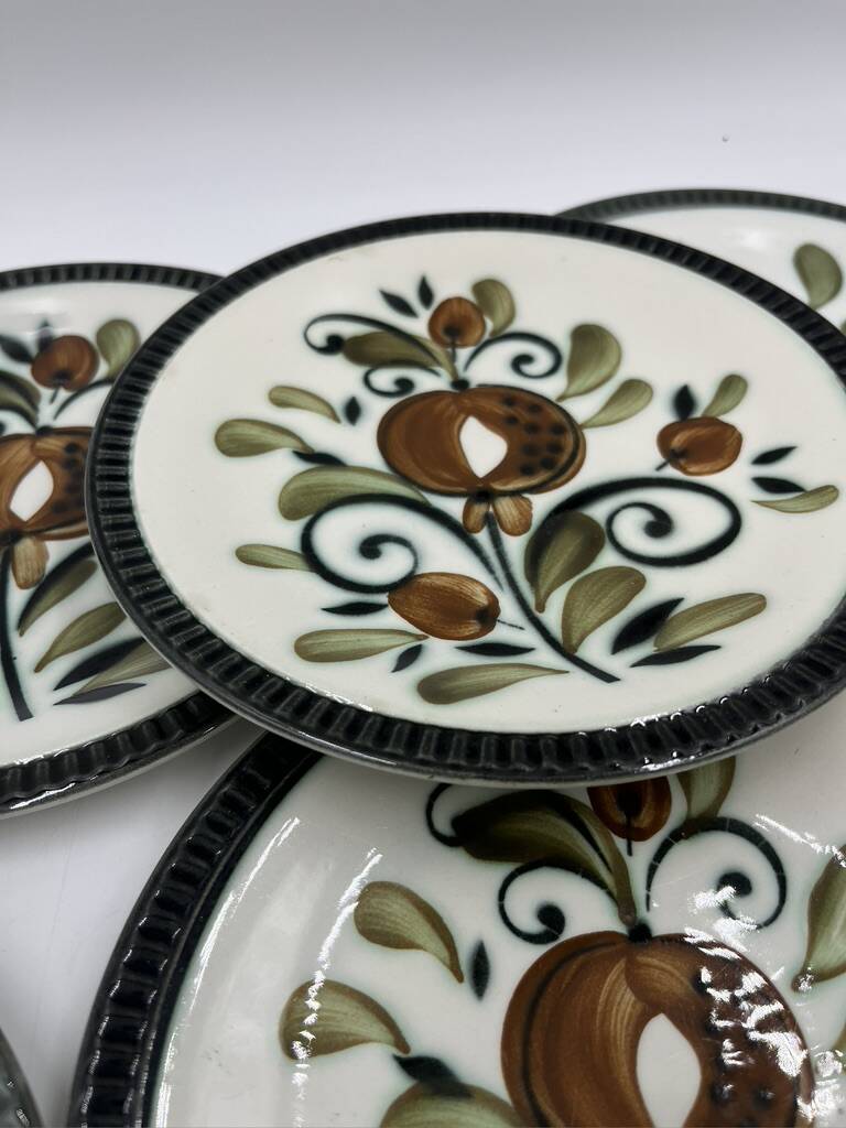 Set of 9 Boch Argenteuil dessert plates
