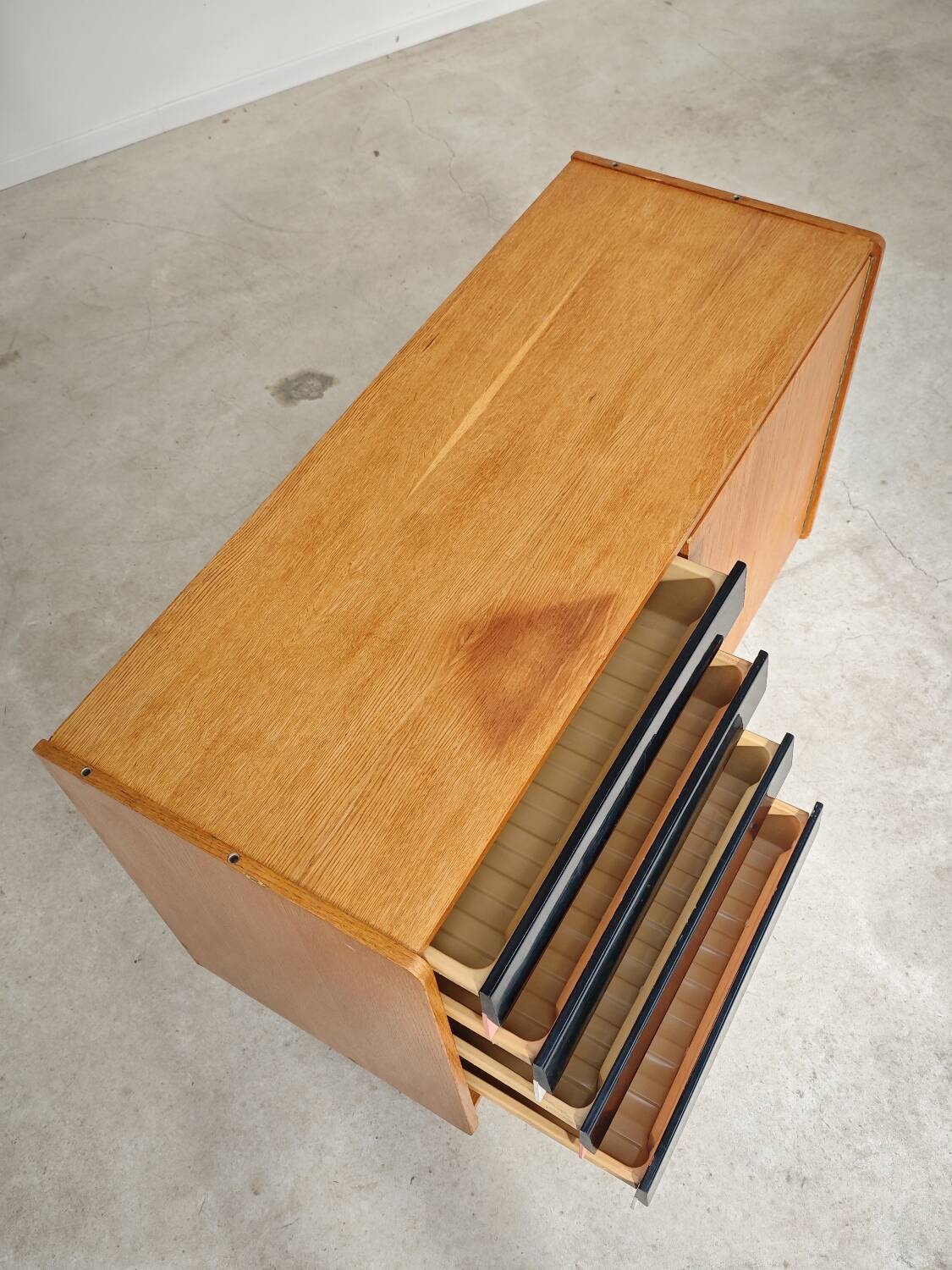 U 458 pink and grey sideboard by Jiri Jiroutek for Interier Praha 1960