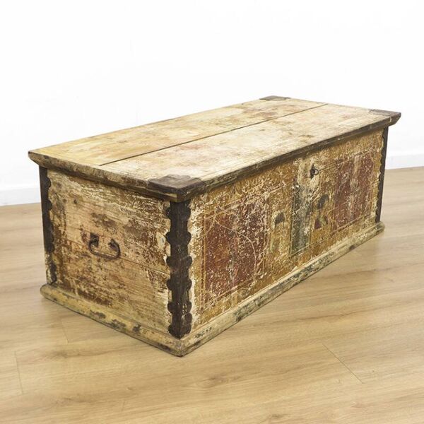 Coffre de mariée en folk art peint antique