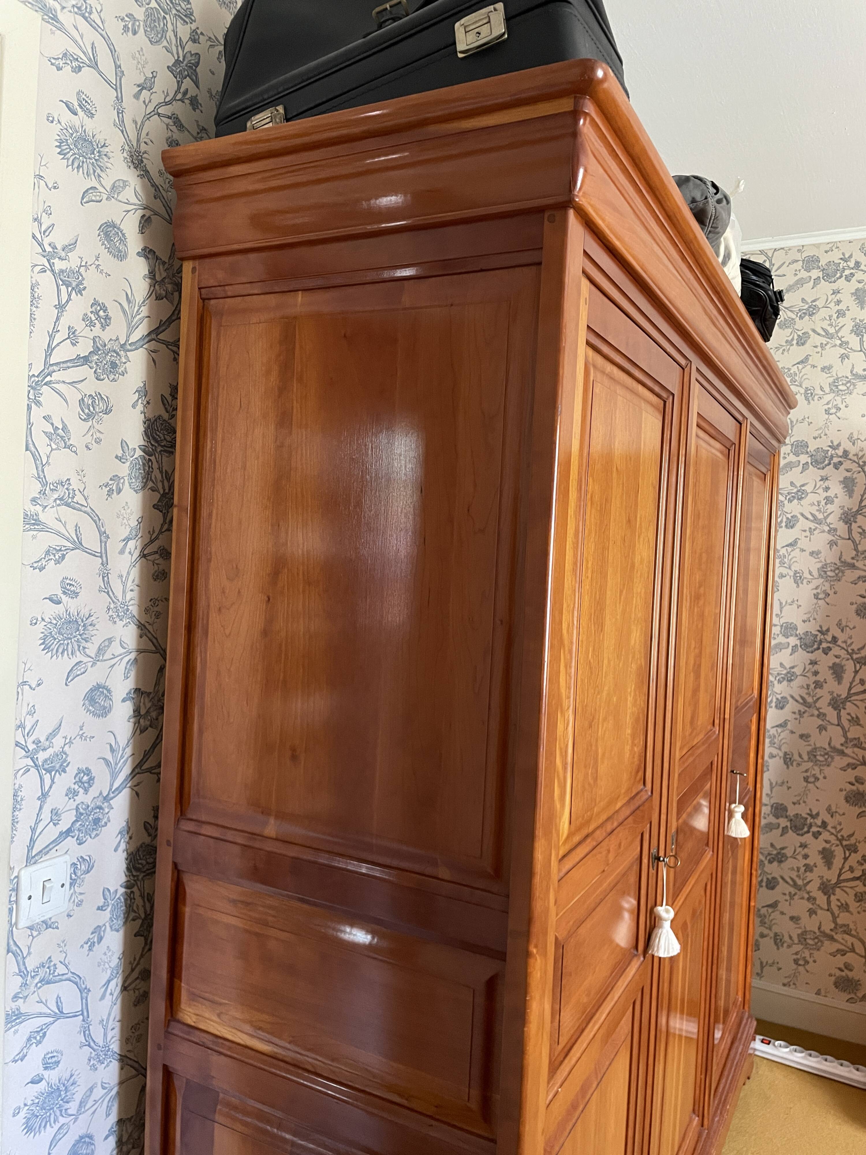 3-door wardrobe in solid cherry wood