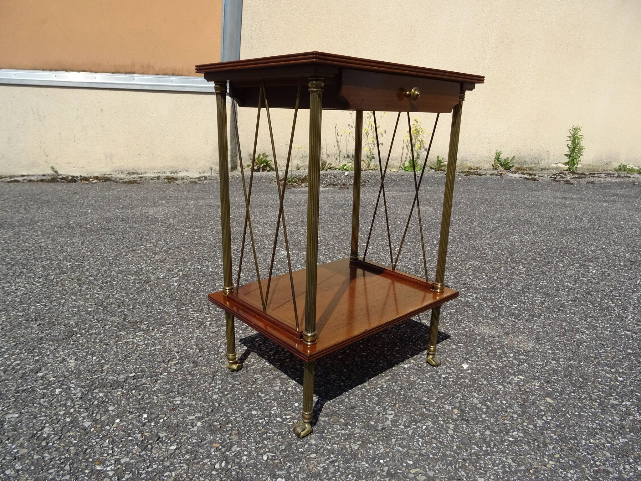 Table d'appoint néo classique bois et laiton an 70