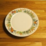 6 thick porcelain dessert plates in very good condition.