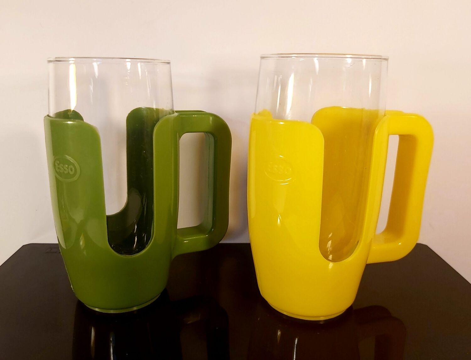 Esso advertising glasses