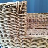Wicker pet basket