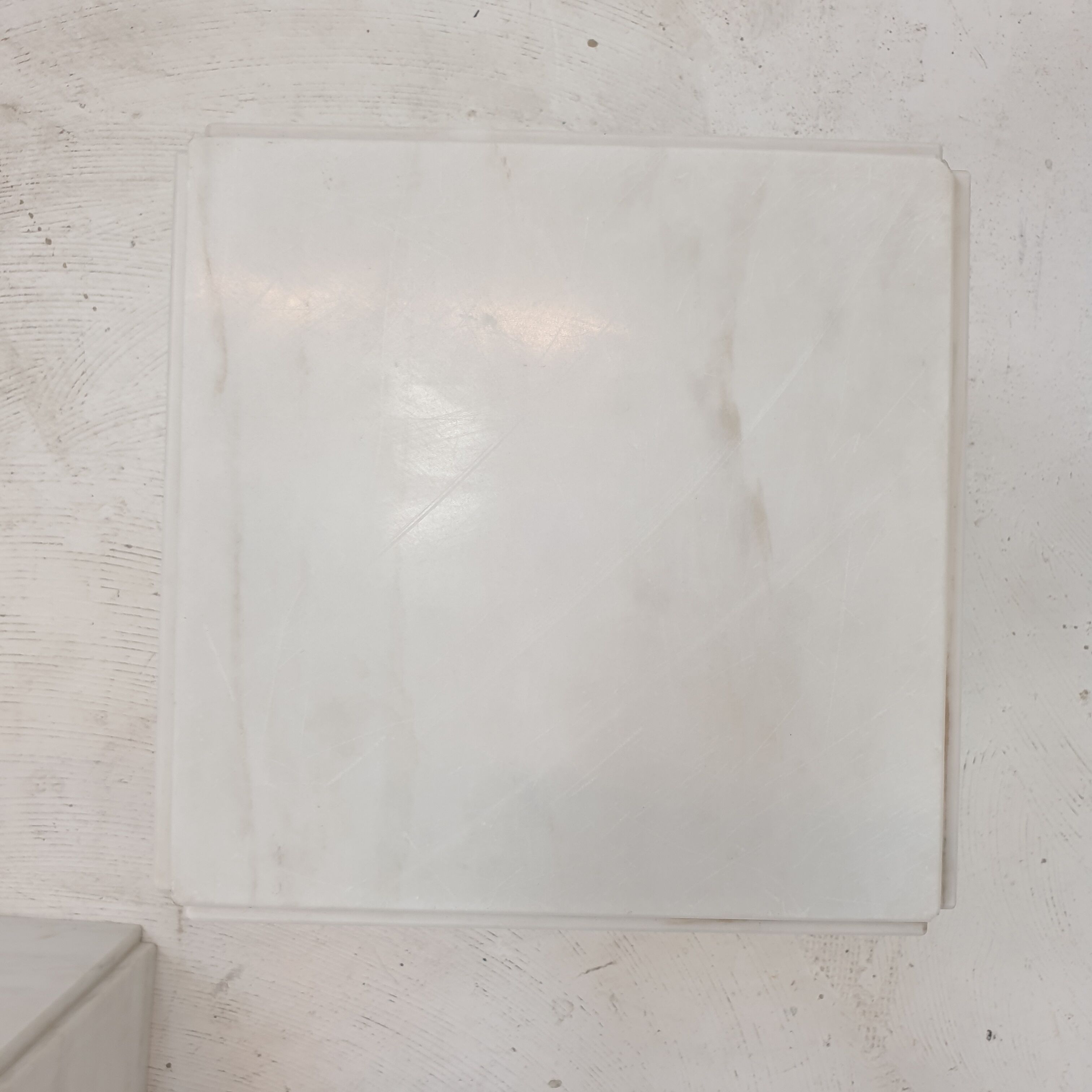 Set of 2 italian marble pedestals or side tables, 1980's