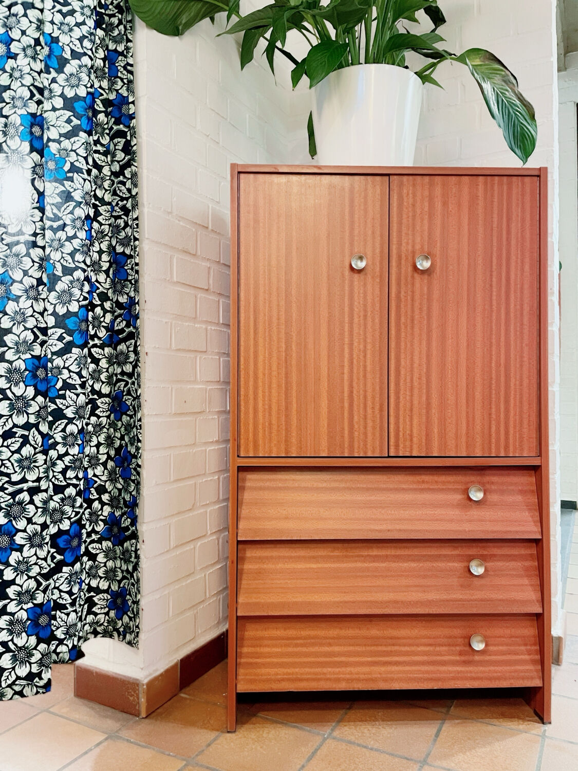 Entrance furniture - vintage shoes