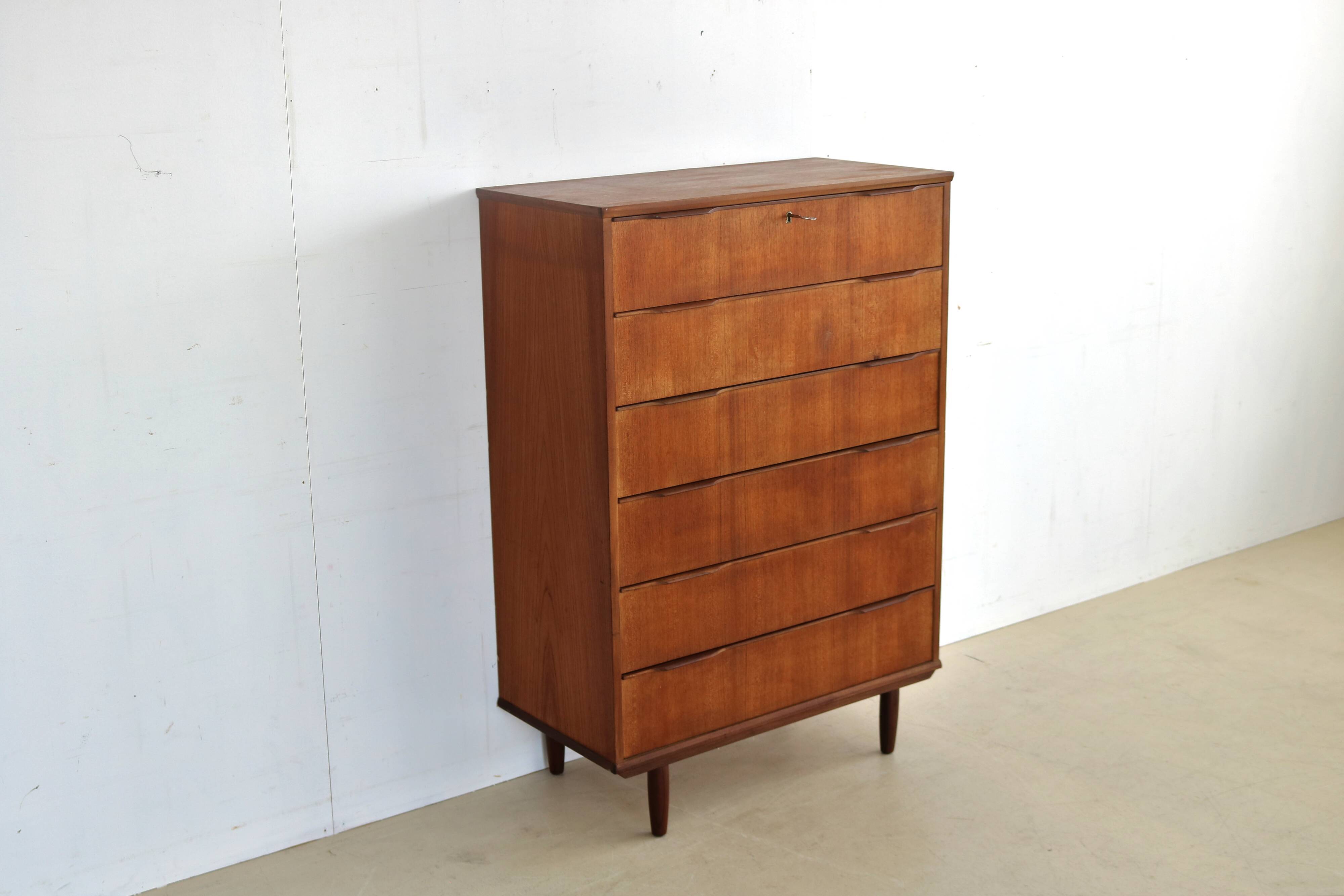 Commode vintage