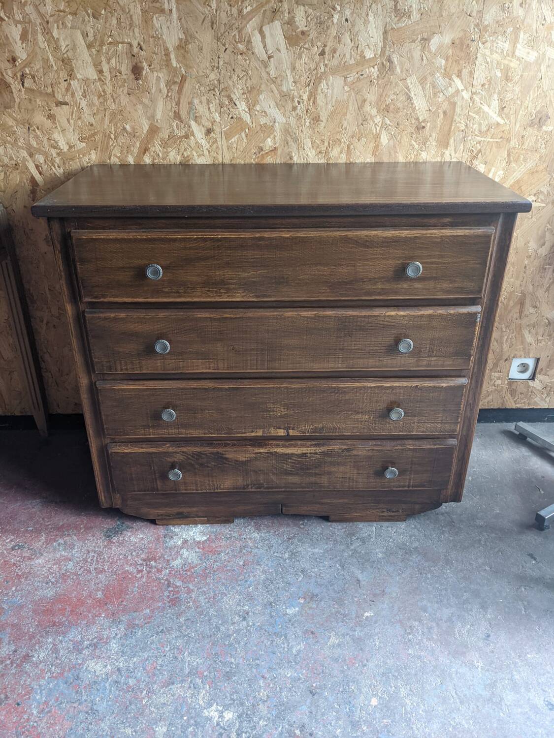 Chest of drawers