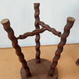 Tripod stool spiral feet